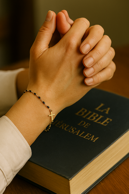 Bracelet Croix Femme Or Bijoux Chrétiens Cadeau pour Baptême Perles D'espérance Noir